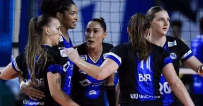 Pinheiros vence Chapecó, empata a semi e fica a uma vitória de voltar à Superliga