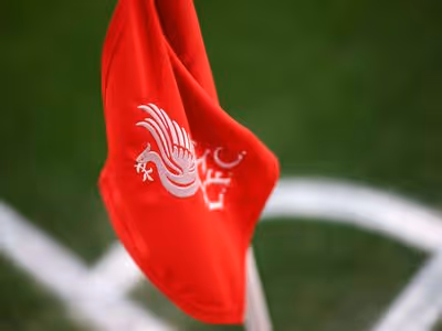 Brasileiro e bilionário se unem em consórcio para comprar participação no Liverpool