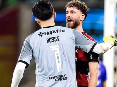Flamengo planeja renovar com Rossi e Léo Pereira