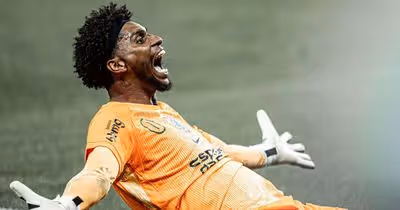 Corinthians confirma sondagens por Hugo Souza