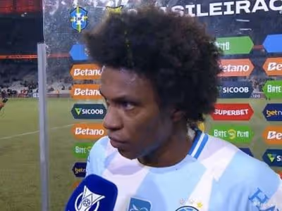 Willian valoriza ponto do Grêmio em Curitiba:
