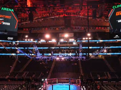 UFC Seattle: Joe Pyfer nocauteia Adesanya no segundo round