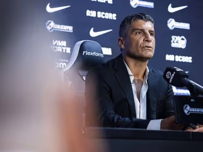 Pedro Emanuel faz declaração sobre Marino Hinestroza no Vasco
