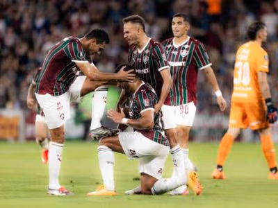 Ganso dá volta por cima e recupera protagonismo no Fluminense