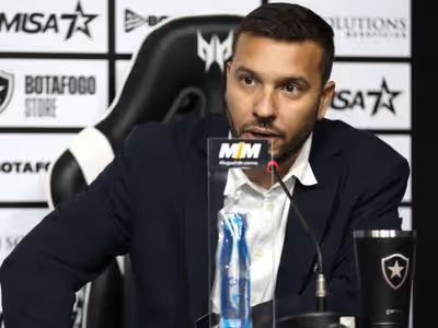Botafogo volta a se interessar por meio-campista do futebol árabe