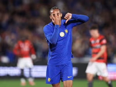 João Pedro brilha em vitória do Chelsea; Estêvão volta de lesão