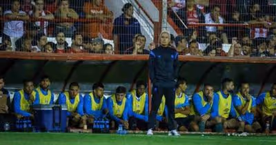 Luís Castro despista sobre Gre-Nal após vitória em Bagé:
