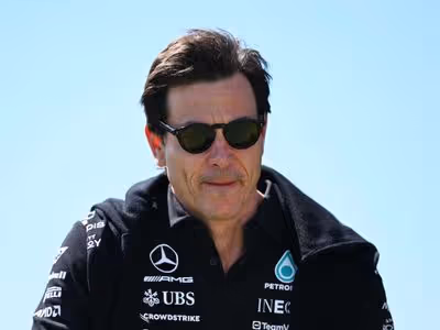 F1: Mercedes pode impor ordens de equipe após duelo intenso entre Russell e Antonelli no GP do Canadá