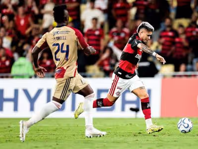 Flamengo goleia Independiente Medellín no Maracanã e assume à liderança do grupo A da Copa Libertadores