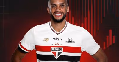 Dória assina contrato de dois anos e reforça a defesa do São Paulo