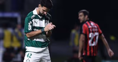 Flamengo e Palmeiras oscilam antes da Libertadores, sofrem críticas e deixam Brasileirão em aberto