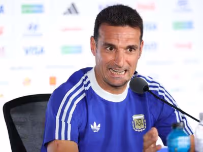 Scaloni exalta rivais, mas garante Argentina ofensiva na semifinal
