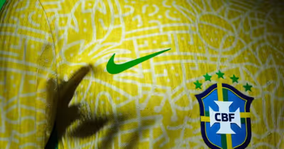 Gigante inglês avança em conversas com volante da Seleção Brasileira