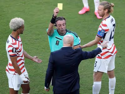 Fifa banca decisão de Raphael Claus e vê diferença para lance de Messi
