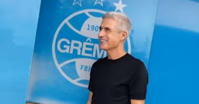 Grêmio quita dívida com o Granada, da Espanha, e aguarda liberação de transfer ban
