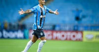 Cristian Olivera aceita proposta do Nacional (URU) e está perto de deixar o Grêmio