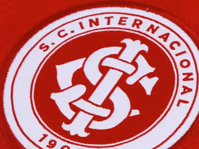 Inter emite nota oficial e confirma saída de meia