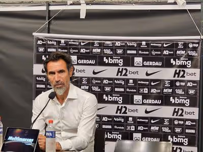 Após semana conturbada, Atlético-MG suspira ao vencer Clássico Mineiro