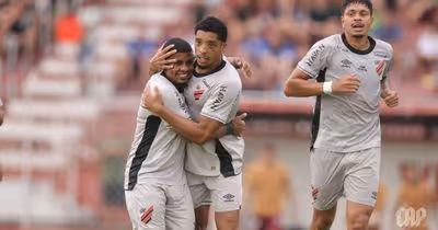 Athletico garante vaga na semifinal do Paranaense