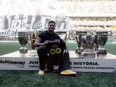 Hulk recebe homenagens e se despede do Atlético: