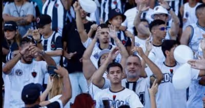 Botafogo anuncia novo treinador após derrota para rival