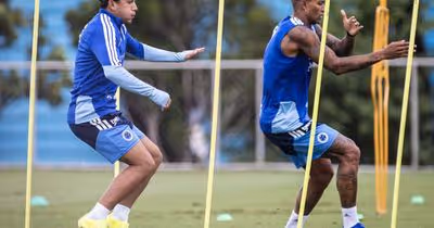 Cruzeiro enfrenta o Atlético na Arena MRV após derrota e busca reação