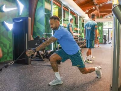 Neymar pode voltar ao campo nos próximos dias e vira expectativa da Seleção