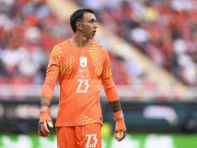 Empresário rebate críticas a Muslera após queda do Uruguai: