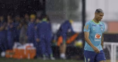 Ancelotti testa Matheus Cunha no lugar de Richarlison no time titular