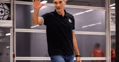 Pressão aumenta no Santos, mas diretoria reafirma respaldo a Vojvoda