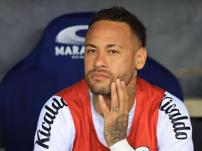Neymar joga contra o Recoleta? Cuca abre o jogo sobre sequência do craque