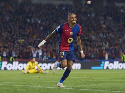 Técnico do Sevilla questiona ausência de Raphinha em lista da Bola de Ouro
