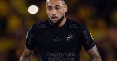 Corinthians volta atrás e muda proposta para comprar Maycon