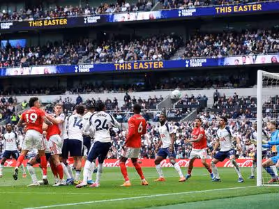 Igor Jesus marca na vitória do Forest e deixa Tottenham a um passo da zona da degola