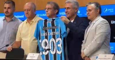 Luis Castro indica meta ambiciosa em sua chegada ao Grêmio: