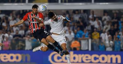 São Paulo vê Calleri alcançar feito expressivo diante do Santos
