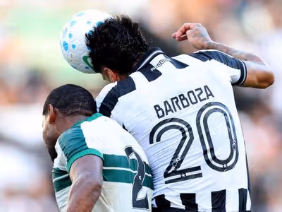 Botafogo e Coritiba empatam em jogo eletrizante no Nilton Santos