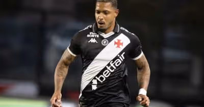 Vitória tenta contratar David, mas Vasco esfria negócio