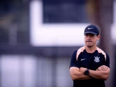 Diniz fará mudança no ataque do Corinthians para enfrentar o Grêmio