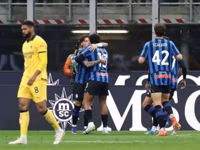 Atalanta vai até Milão, vence e complica o Milan