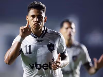 Matheus Martins encerra jejum e ganha moral no Botafogo
