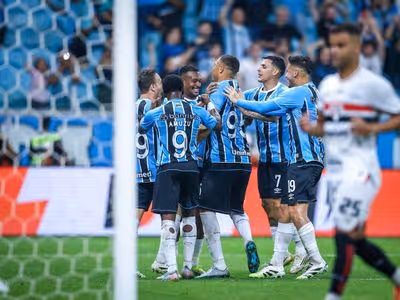 Zagueiro do Grêmio pode ser punido por até 12 jogos por agressão física; entenda