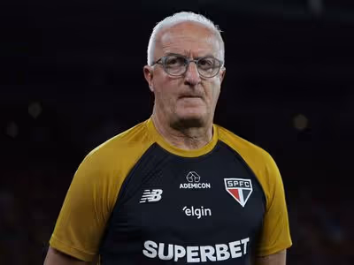 Dorival Júnior fala sobre uso de reservas contra o Palmeiras, salários e situação de Calleri em coletiva