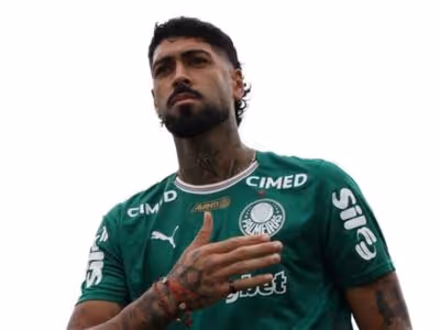 Barboza amplia opções de Abel, que estuda esquema com três zagueiros no Palmeiras