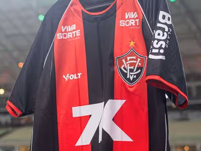 Vitória acerta compra de atacante goleador