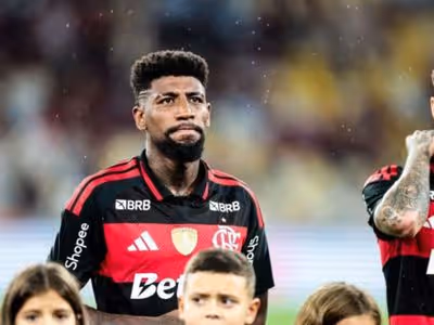 Flamengo recebe proposta de clube inglês por Emerson Royal