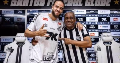 Billal Brahimi é apresentado pelo Santos e agradece pelo acolhimento da torcida