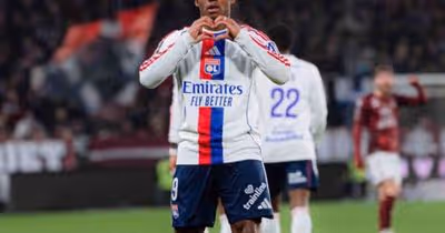 Endrick brilha no Francês e marca hat-trick em goleada do Lyon sobre o Metz