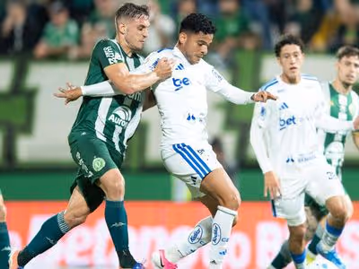 Chapecoense empata com Cruzeiro e decisão fica aberta na Copa do Brasil
