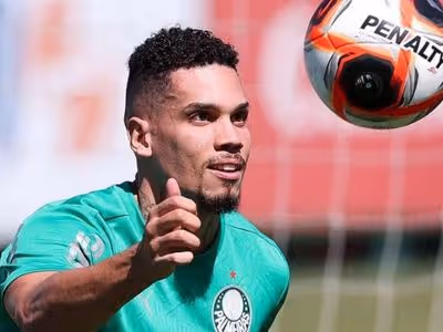 Palmeiras toma decisão sobre Paulinho após pressão da torcida